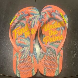 Havaianas flip flops. Find me under the palms